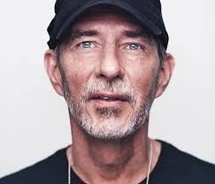 Michael Pasley, Diane Pasley, Roby Denby, Michael Knight, Lacey Charlston,  Cheryl Jackson, Laurie Brewis, Tara Ondell, and Amber Herrin will be at  Salon O in Issaquah, WA. We are thrilled to be