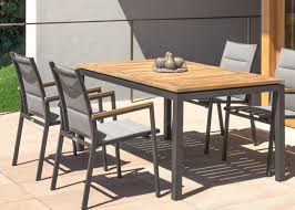 Chaises de terrasses pour les professionnels de la restauration et de l'hôtellerie (bar, restaurant, brasserie, hôtel, café, pizzeria, bistrot). Fauteuil De Table Confortable Et Design Timber Par Talenti