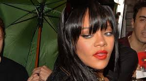 This is to announce my retirement from touring and from working in the record business. Trendige Style Verwandlung Rihanna Tragt Jetzt Einen Pony Promiflash De