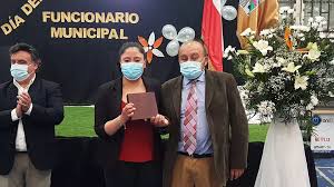 🔶️Funcionarios Municipales Son Homenajeados en Acto de Celebración Por Día  Del Funcionario Municipal 👉Con una significativa ceremonia la  Municipalidad de Pitrufquén celebró el Día del Funcionario Municipal, en el  gimnasio de la