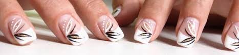 Da mindestens drei schichten aufgetragen werden müssen, um ein stabiles nageldesign zu gestalten, sehen die gel Gelnagel Mit Nail Art Naildesign Malerei