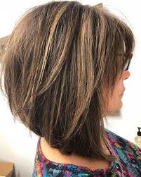 Um mehr volumen zu bekommen, empfiehlt es sich, dass die nassen haare über eine dicke rundbürste geföhnt werden. 23 Schicke Bob Frisuren Fur Uber 50 In 2020 Haarschnitt Bob Frisur Haarschnitt Bob