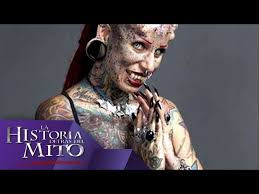 Así era antes el rostro de la 'Mujer Vampiro'