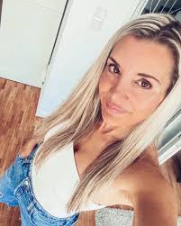 Kim Friedrichs's Instagram, Twitter & Facebook