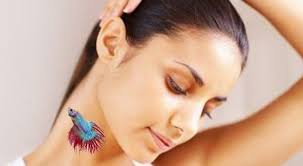 Cara menghilangkan ketombe yang pertama adalah dengan menggunakan lemon. Cara Menghilangkan Bekas Ciuman Di Leher Kordanews