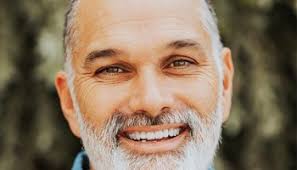 MARATHON SWEARS IN NEW-LOOK COUNCIL IN FIRST POST-ELECTION SESSION