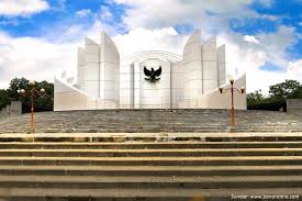 Arsitek adalah seorang ahli di bidang ilmu arsitektur, ahli rancang bangun atau ahli lingkungan binaan. 7 Arsitek Indonesia Legendaris Dengan Karya Menakjubkan