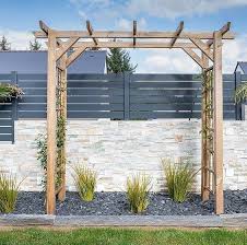 Kostum On Instagram Ce Weekend Zoom Sur Le Projet De Julien Qui Souhaitait Separer Son Jardin Du Lotissement Voisi Jardins Separation Jardin Haies De Jardin