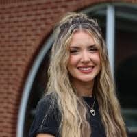 Kathy Gage's Instagram, Twitter & Facebook