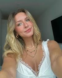 Nicole Burkey's Instagram, Twitter & Facebook