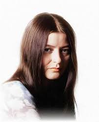 Gloria Dalton's Instagram, Twitter & Facebook