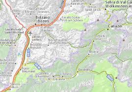 Ačkoliv toto středisko ve středu dolomit využít můžete jak skipas pro oblast val di fassa s 235 km sjezdovek, tak skipas dolomiti superski, díky kterému můžete navštívit 16 středisek. Mappa Michelin Dolomiti Pinatina Di Dolomiti Viamichelin