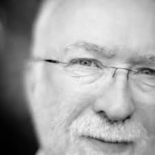 Again a nice example of inconsistencies between Pantone color guides...