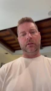 Jennifer Bayless's Instagram, Twitter & Facebook