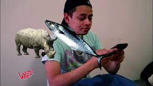 Mungkin bagian lagu yang anda kira badak dan ikan adalah liriknya saat ia berulang kali menyebutkan better than he can yang kalau secara pronunciation adalah betər than hē kan yang memang akan terdengar seperti badak dan ikan. Kompilasi Lagu Badak Dan Ikan Youtube