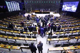 Segundo o levantamento, a pec do voto impresso terá 329 votos contrários, e apenas 86 favoráveis. 8ylo2g8fve0fem