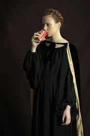 Psychotrope, elle est un puissant stimulant du système nerveux central, et sa consommation est addictive. Coke By Romina Ressia Portraits Photographie Portrait