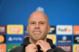 Roberts in four-some form for Crosby against Marina