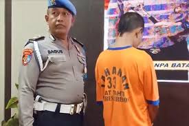 Walau pun baru berusia 20 tahun, merifa mem punyai bentuk badan seperti pompuan 19 tahun. Ayah Tega Perkosa Anak Kandung