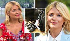 Contact holly willoughby on messenger. Holly Willoughby Children This Morning Star Posts Instagram Ahead Of Return To Itv Show Celebrity News Showbiz Tv Express Co Uk