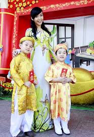 Awesome Ao Dai Outfit Vietnamese Traditional Dress Traditional Dresses New Years Outfit