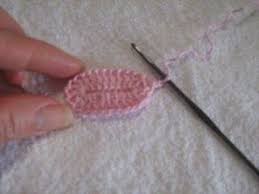 خطوات عمل جورب بالصور طريقة عمل جورب كروشيه كيفية عمل شراب كروشيه Crochet Crochet Baby Crochet Necklace