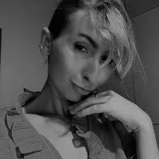 Linda Pastore's Instagram, Twitter & Facebook