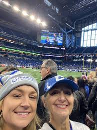 Melissa Dill's Instagram, Twitter & Facebook