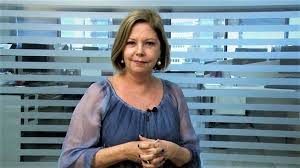 Veteran Commentator Quits Em Pauta to Focus on Well‑Being