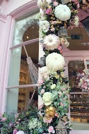 Shop target for indoor halloween decorations you will love at great low prices. Peggy Porschen At Valentine S Love Letters Collection Hellouin Cvetochnye Magaziny Ukrasheniya