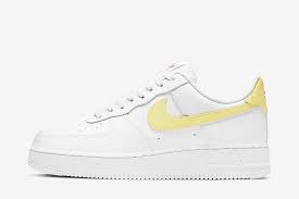 Though it only came in men's sizes, women still wore it regardless of its origins, and in 2001 nike honored its unisex appeal and introduced women's sizing, and. Nike Air Force 1 Wmns Light Zitron 315115 160 Sneakernews Com
