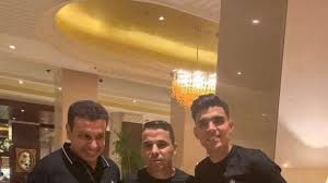 يترقب عشاق الزمالك المصري موقف الدولي المغربي أشرف بن شرقي في الفترة المقبلة، بعدما تعرقلت مفاوضات مسؤولي القلعة البيضاء معه لتمديد عقده . Ø¥ÙÙØ§Ù Ø£Ø´Ø±Ù Ø¨Ù Ø´Ø±ÙÙ ÙØ¨Ø§Ø±Ø§Ø© ÙØ§Ø­Ø¯Ø© ÙØªØºØ±ÙÙÙ 50 Ø£ÙÙ Ø¬ÙÙÙ ÙÙØ°Ø§ Ø§ÙØ³Ø¨Ø¨