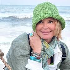 Shelly Billingsley's Instagram, Twitter & Facebook