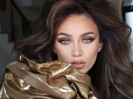 Noelia Voigt, la Miss EE.UU. venezolana, anuncia boda