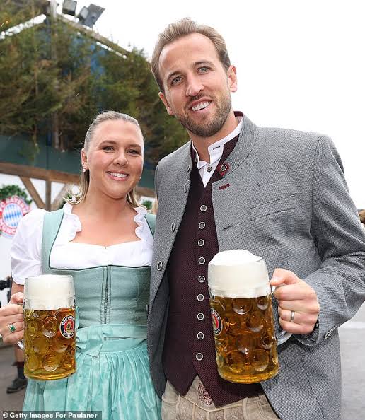 Cheers to that! Harry Kane and wife Kate lead Oktoberfest celebrations as  Bayern Munich move four points clear at top of Bundesliga | Daily Mail  Online