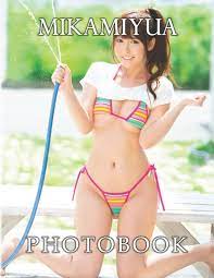 Yuα Míkamí Photo Book: Famouse JAV Actress Photo Album Collection |  Hilarious Gag Gifts For Boys And Men To Have Fun And Decor: Waters,  Ambrose, Waters: 9798841977612: Amazon.com: Books