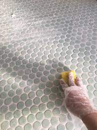 丸いタイルでトイレをちょっぴりレトロにリフォーム レトロ タイル リフォーム