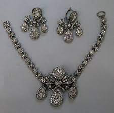 Trung tâm mua sắm đồ cổ ở paris, pháp (vi); Collier Centre De Documentation Des Musees Parure Bijoux Bijoux Bijoux Anciens