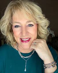 Every girl deserves a little sparkle and shine! 💫 Love my Melinda Maria  Jewelry! It has a lifetime warranty and customer service is absolutely  amazing!! Valentine's Day is coming, so if you're