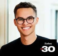 Summer Schwartz's Instagram, Twitter & Facebook