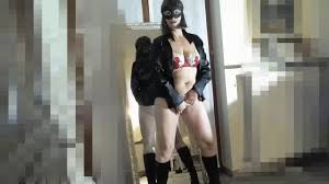 Striptease avec une chanson sensuelle - Real Amateur - Martina e Max