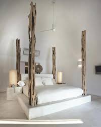 Extra L Idee Du Lit Sur Estrade Avec Pour Piliers Du Bois Recycle Slaapkamer Ideeen Slaapkamerideeen Slaapkamer