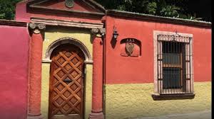 Mientras se realizaban servicios funerarios en la colonia independencia, un grupo. Alcalde De San Miguel De Allende Ordena Clausurar Hotel De Activista Opositor A Aeropuerto Proceso