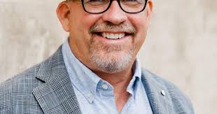 Volunteers at Seacoast Church find solace, energy in helping others