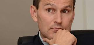 Erik Best se diví tomu, co vyvádí Sobotka. A mluví o Bakalovi, Kellnerovi a  jejich moci nad novináři