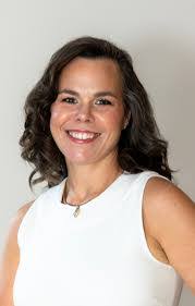 Amanda Biggs's Instagram, Twitter & Facebook