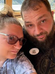 New couple seeking friends in Port St. Lucie