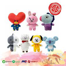 Sambil memegang boneka rj di tangannya, jin terlihat begitu menggemaskan. Boneka Bts Full Body Bt21 Jungkook V Jin Jimin Jhope Rm Suga Cooky Lazada Indonesia