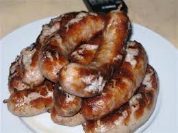 Selbstgemachte Bratwurst Nach Thuringer Art Eine Der Besten Bratwurste Die Ich Kenne Gegrillt Und Angeri Thuringer Bratwurst Bratwurst Rezepte Mit Wurstchen