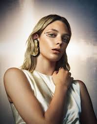 harriet rose in evening standard es magazine dec 16th 2016 by dima hohlov model rose fashion photography